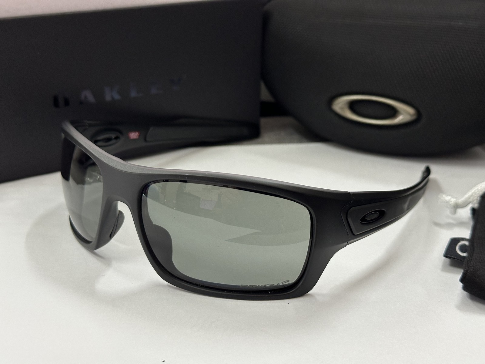 Oakley Turbine POLARIZED Sunglasses OO9263 Matte Black W/ PRIZM Grey Lens