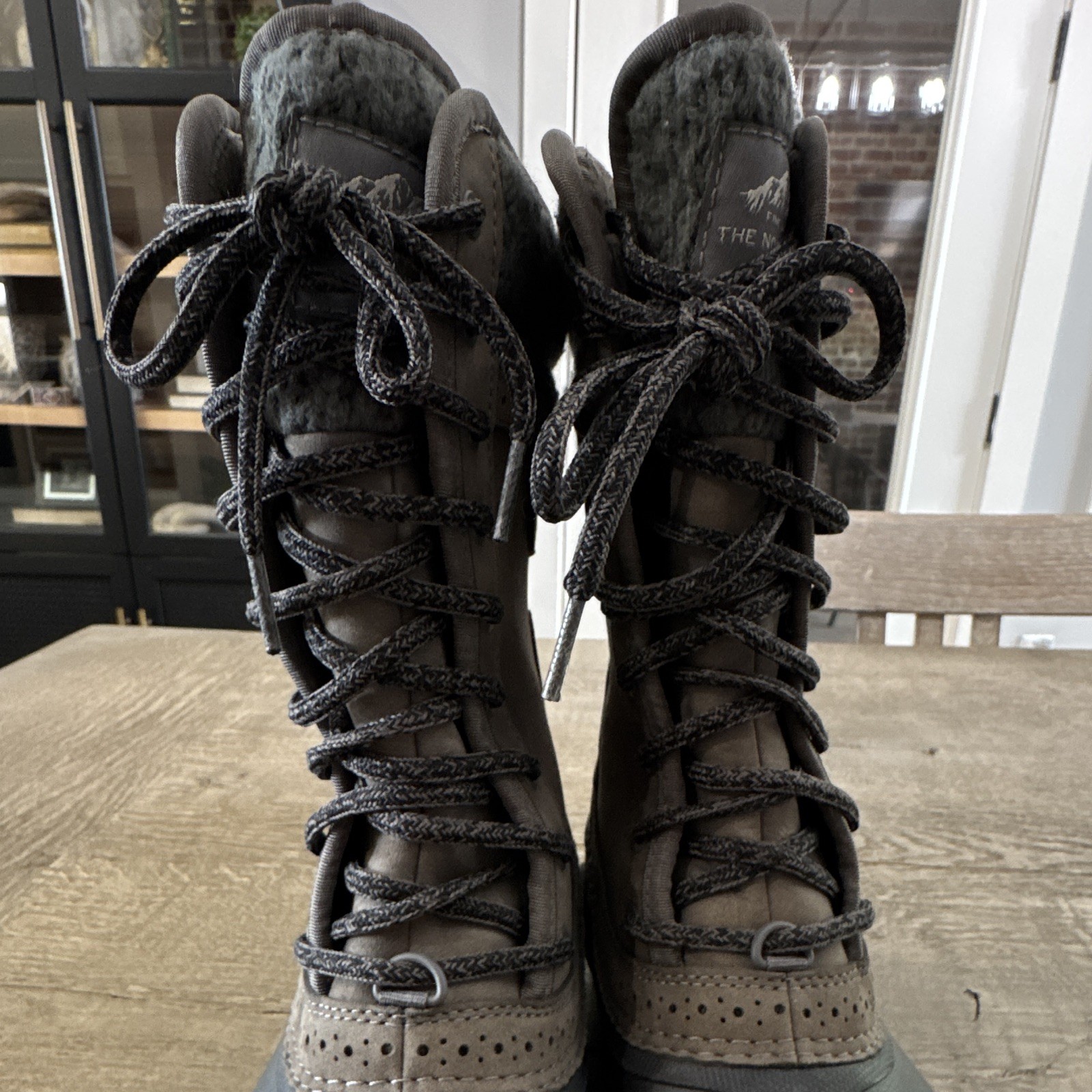 The North Face Shellista II Insulated Faux Fur Lined Lace-Up Snow Boots US 5