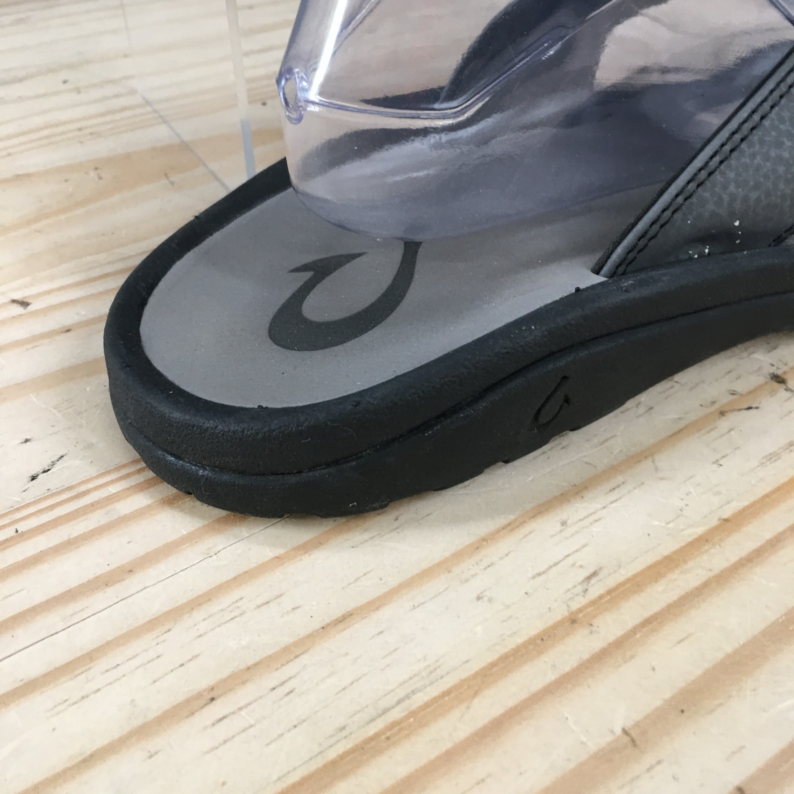 OluKai Flip Flop Mens 9 Ohana Thong Comfort Beach Waterproof Casual Sandal Gray