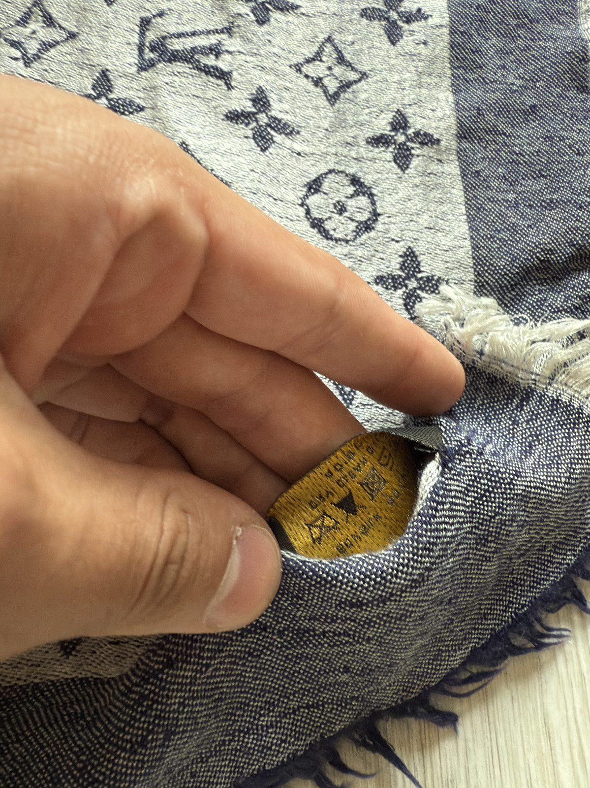 louis vuitton monogram shawl