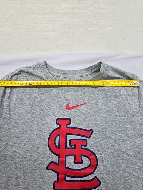 Nike Mens T Shirt Grey The Nike Tee Size S Regular Fit