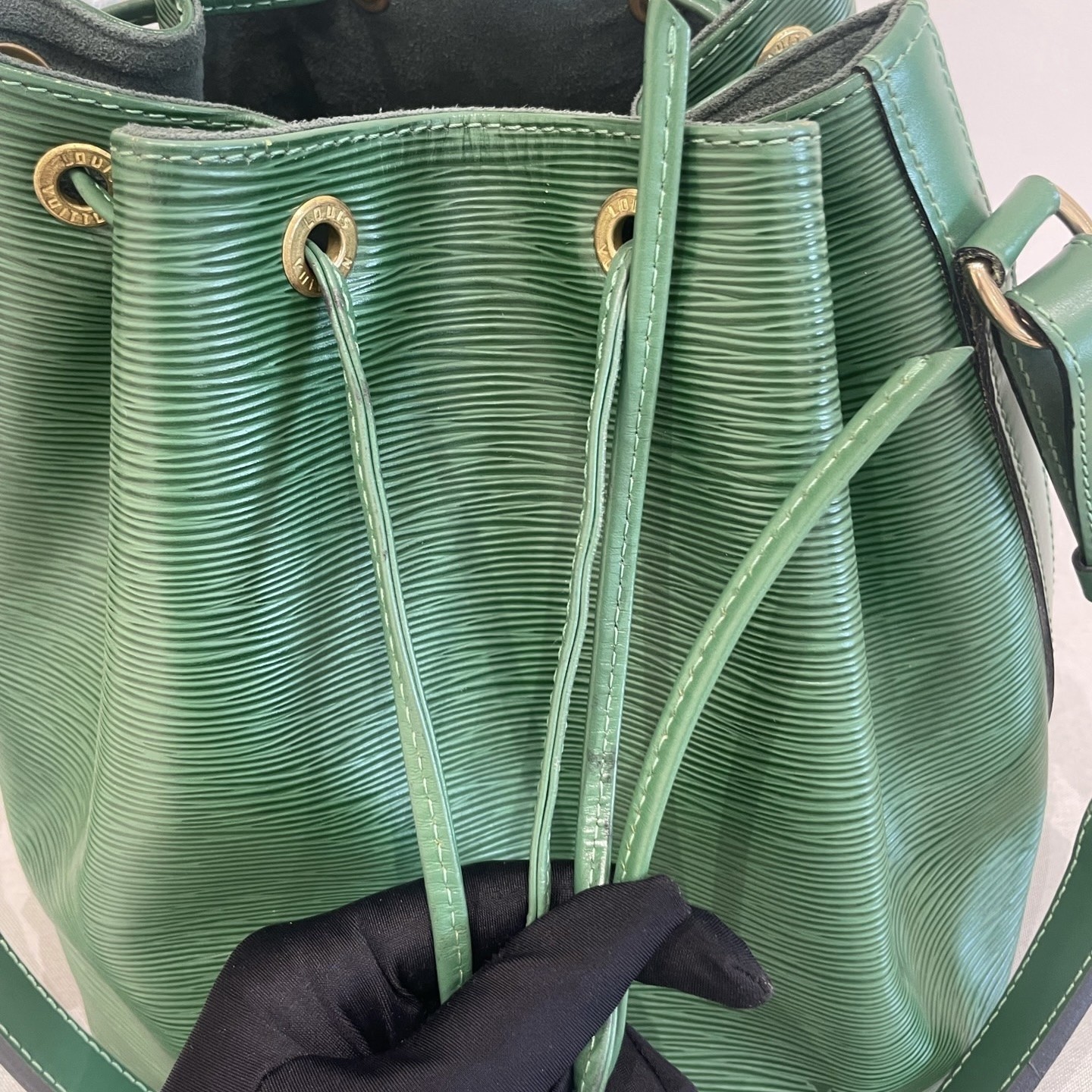 Louis Vuitton Pre-Owned Authentic Bucket Bag Green Free Tracked Shipping