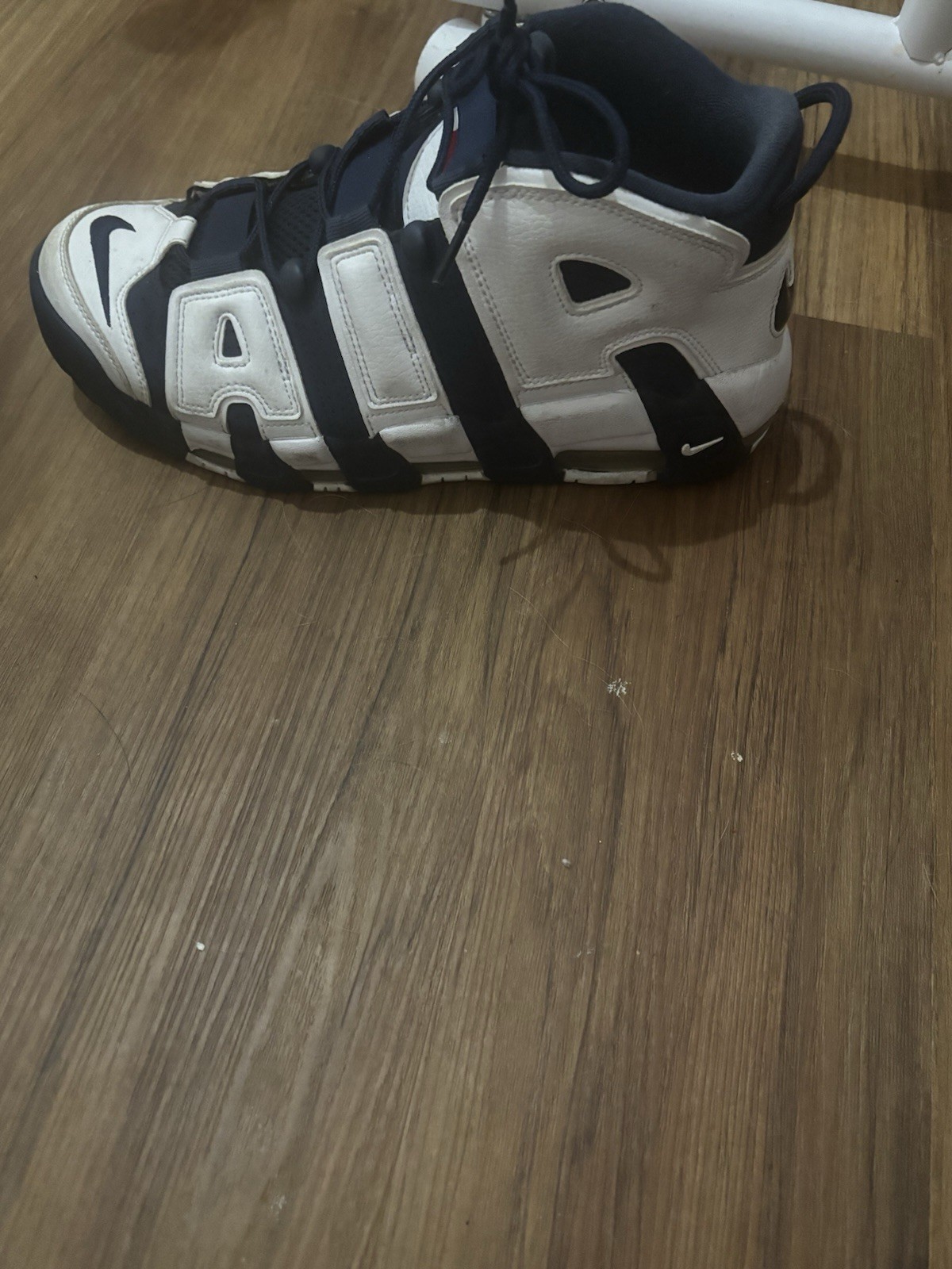 Nike Air More Uptempo Men’s Mid Top Leather Lace Up Sneakers White Navy