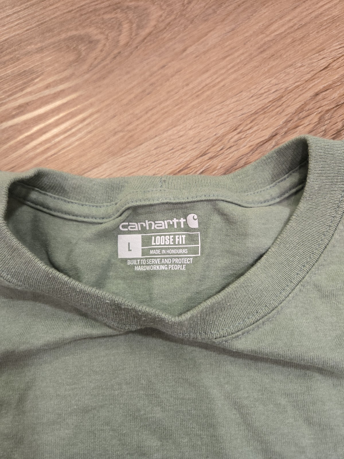 Carhartt Men’s T-Shirt size Large Loose Fit Short Sleeve w/ Pocket Dog Graphic