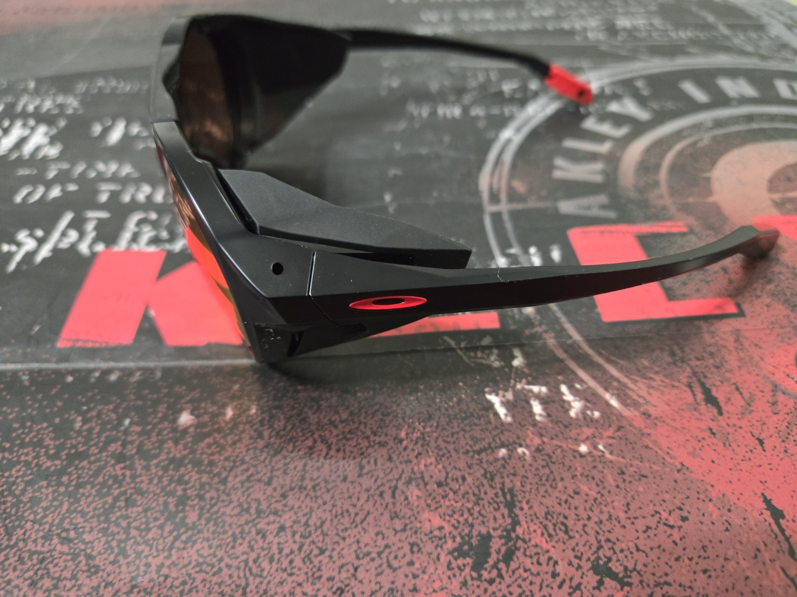 Rare Oakley Clifden Matte Black / Prizm Snow Torch Iridium Lenses OO9440-0356