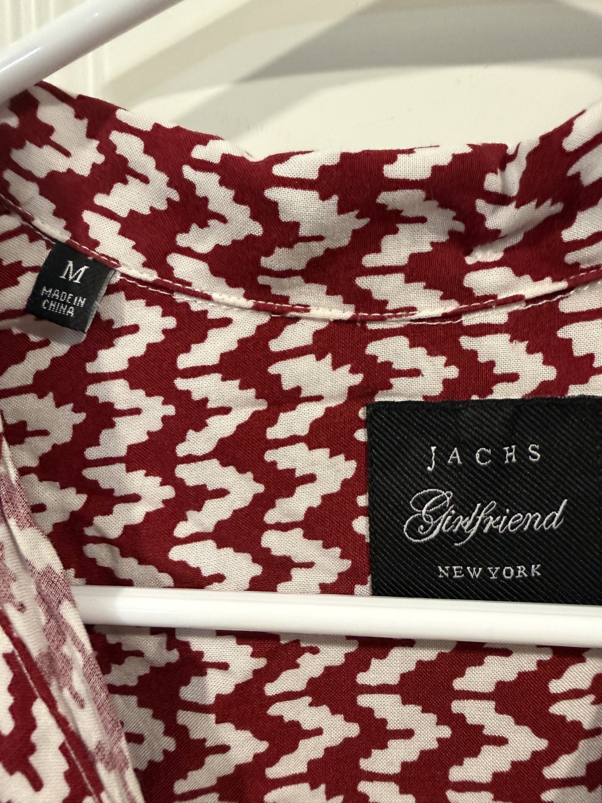 Jack’s Girlfriend women’s M blouse maroon & white print button up cap sleeves