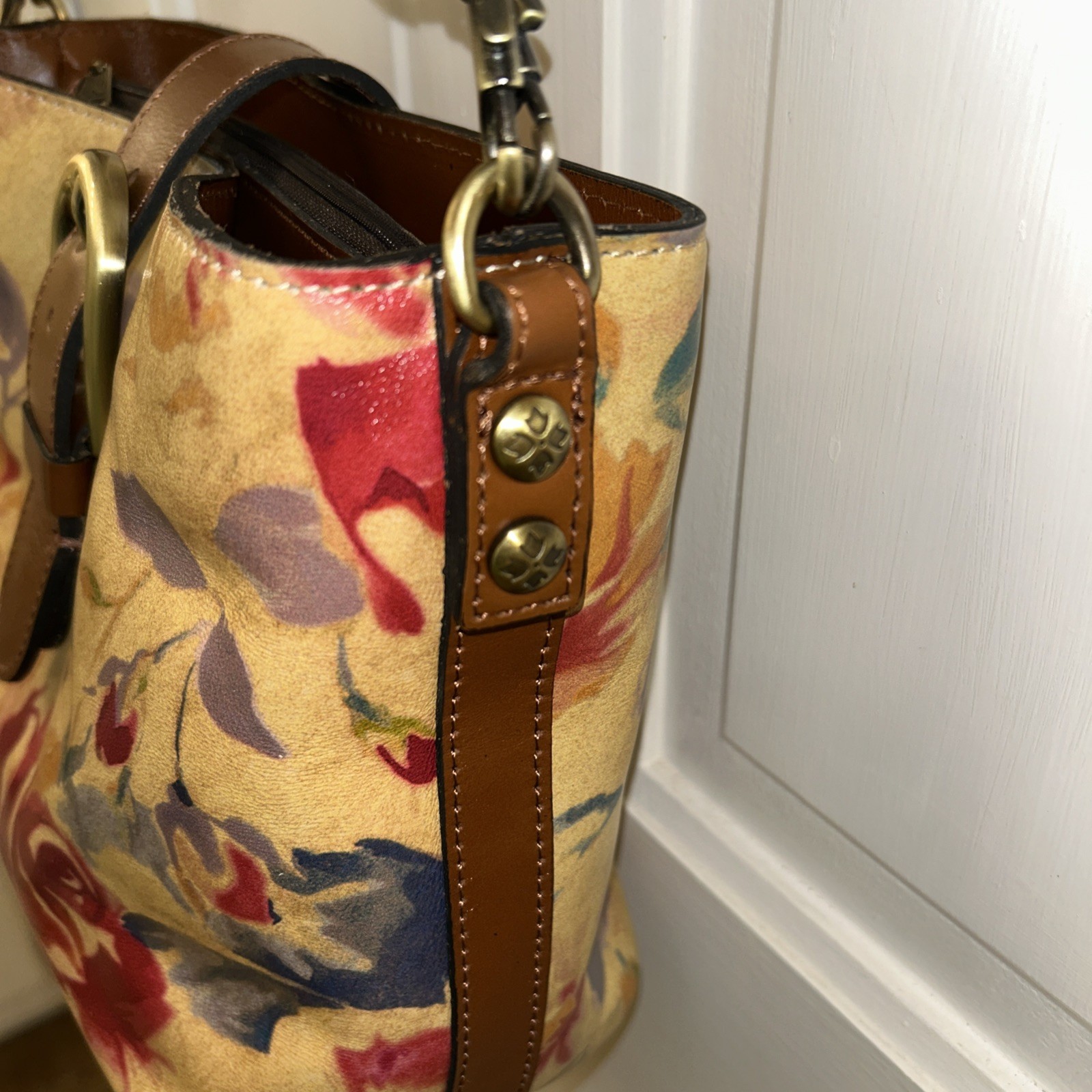 Patricia Nash Irving Bucket Crossbody “Victorian Garden” Front Buckle