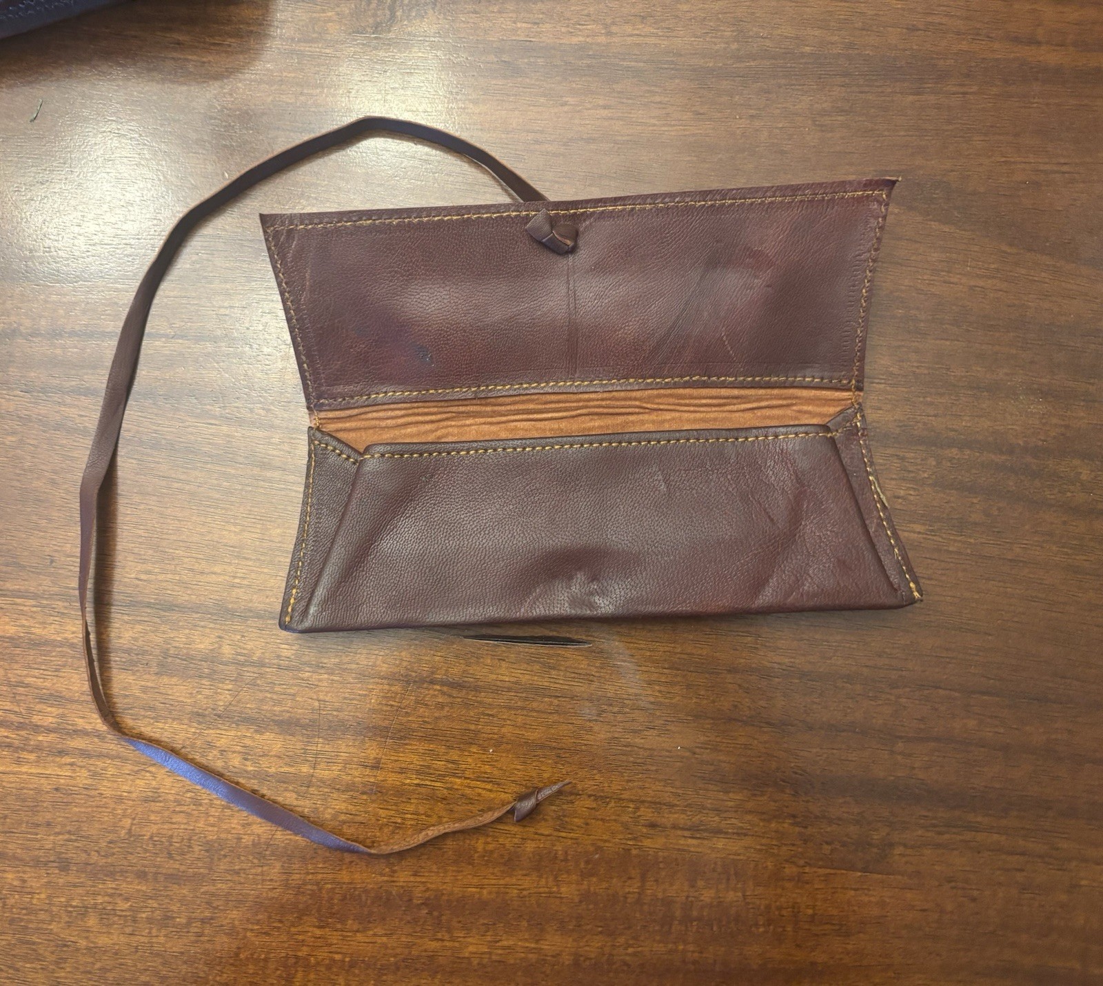 Cuero Brown Men’s Laptop Messenger Bag Buckle/Zip, Crossbody Strap, Pockets