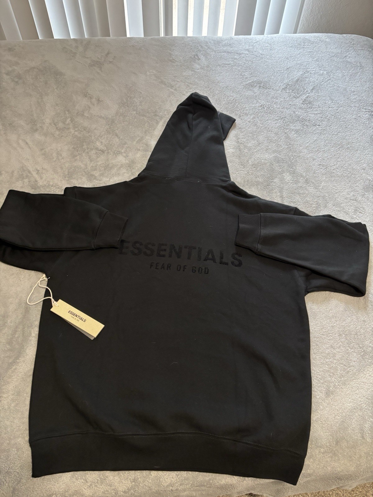 Essentials Fear of God Men’s M Black Pullover Hoodie Fleece Cotton Logo Pockets