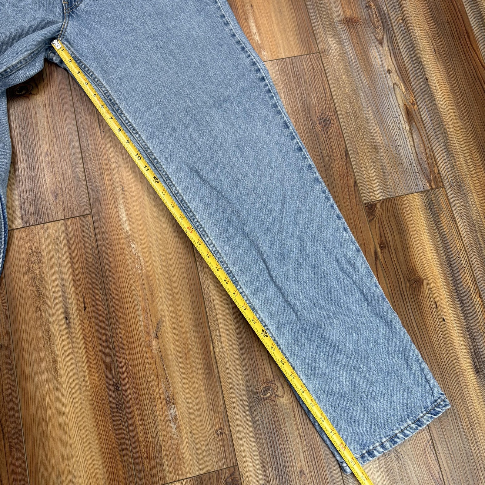 Levis 550 Jeans Mens 34×34 Light Wash Blue Denim Relaxed Fit Tapered Leg Zip Fly