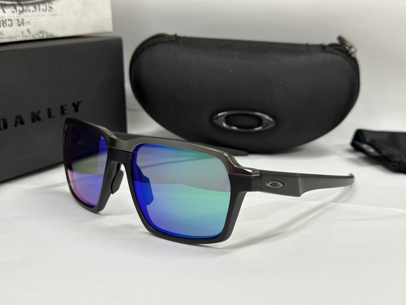 Oakley PARLAY Matte Black POLARIZED Green Lens Sunglass OO4143