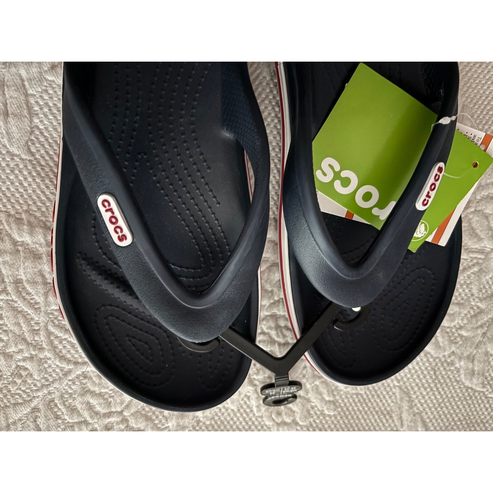 NWT Bayaband Navy/Pepper Crocs Relaxed Fit FlipFlops M6/W8