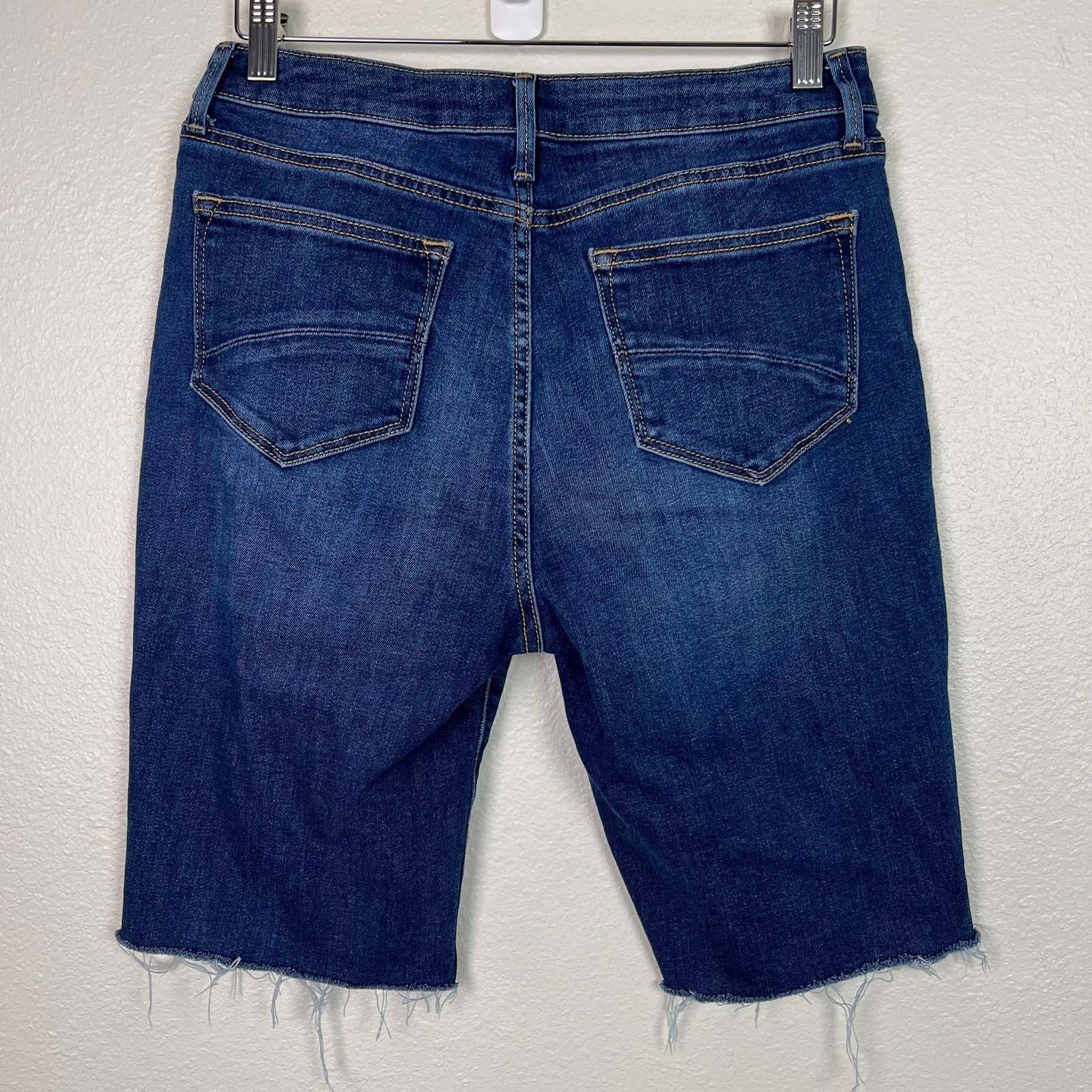 Driftwood Meg Size 28 Denim Cutoff Bermuda Jean Shorts Medium Wash Button Fly
