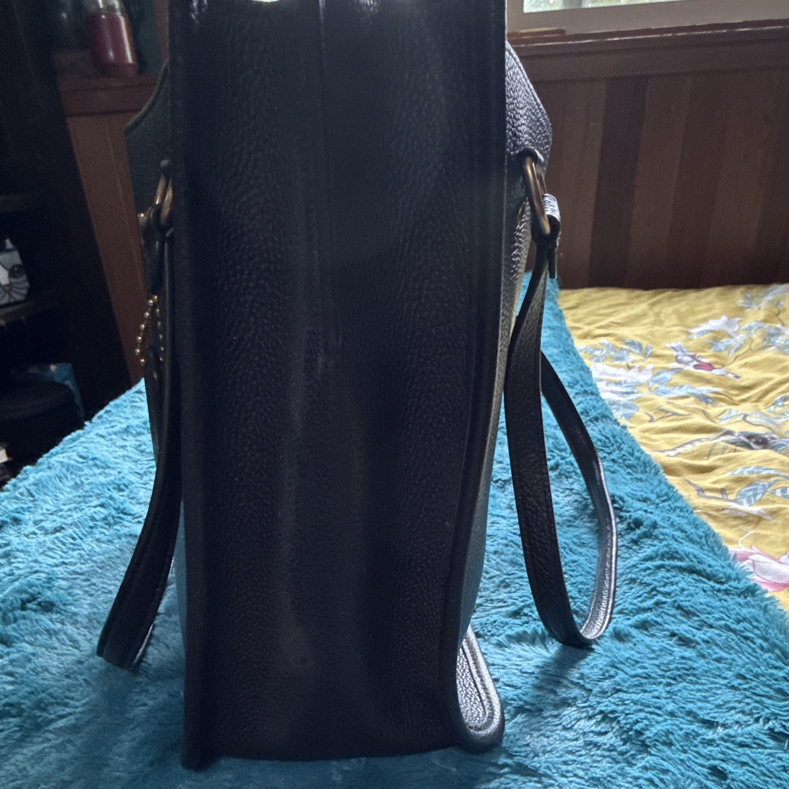 Coach Black Large Tote Shoulder Bag Zip Top Lined Pockets Gold Hang Tag