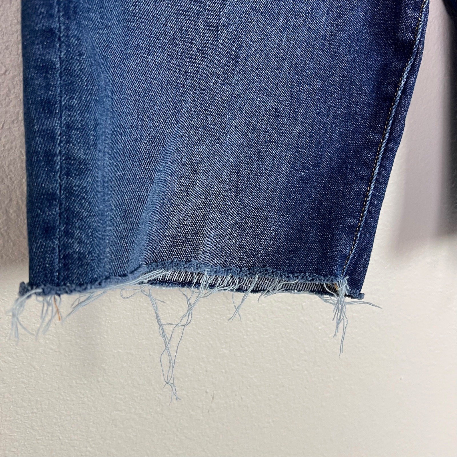 Driftwood Meg Size 28 Denim Cutoff Bermuda Jean Shorts Medium Wash Button Fly