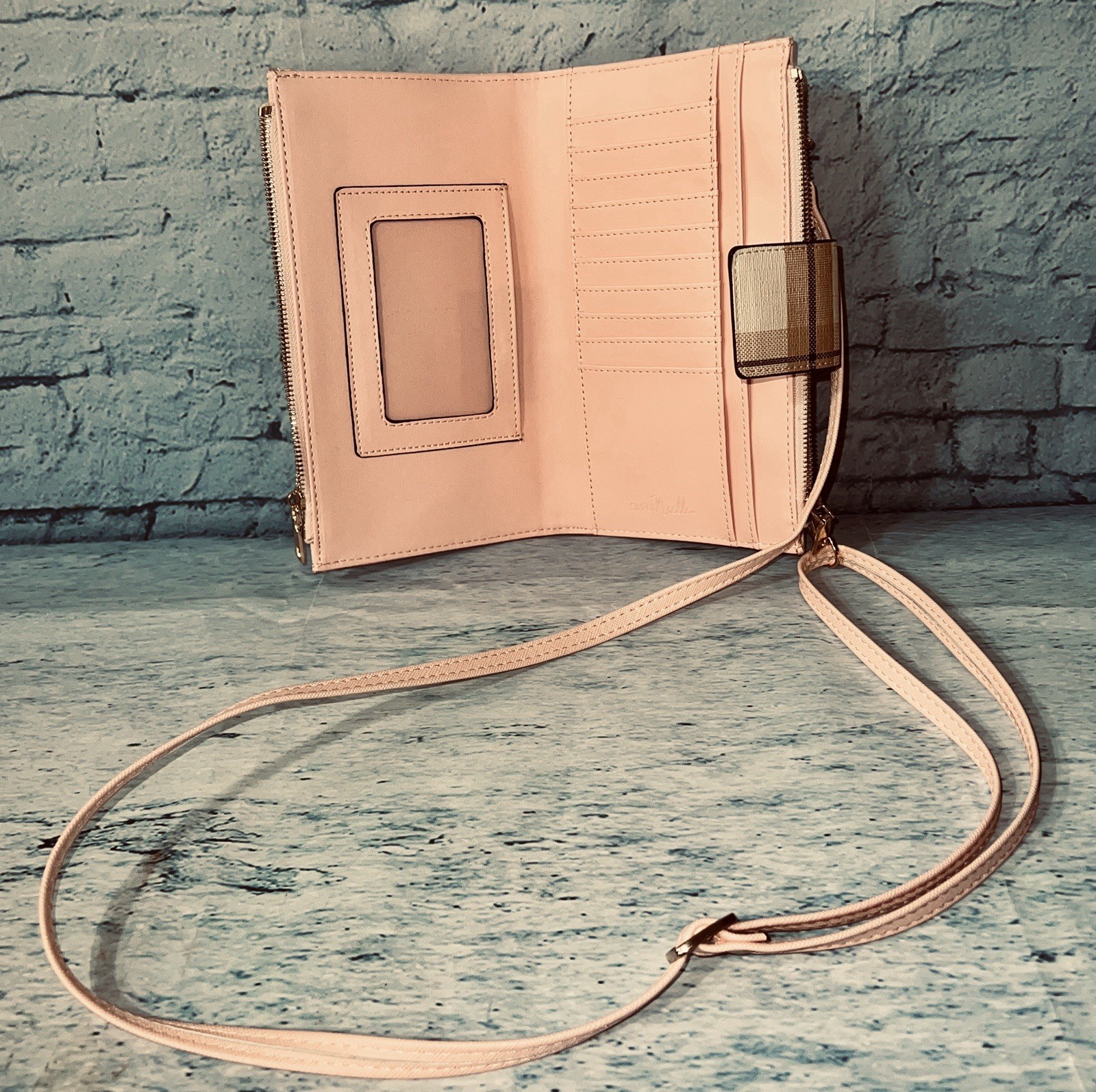 Simply Noelle Crossbody Organizer Wallet Purse Bag All Seasons 16 Pockets Pink