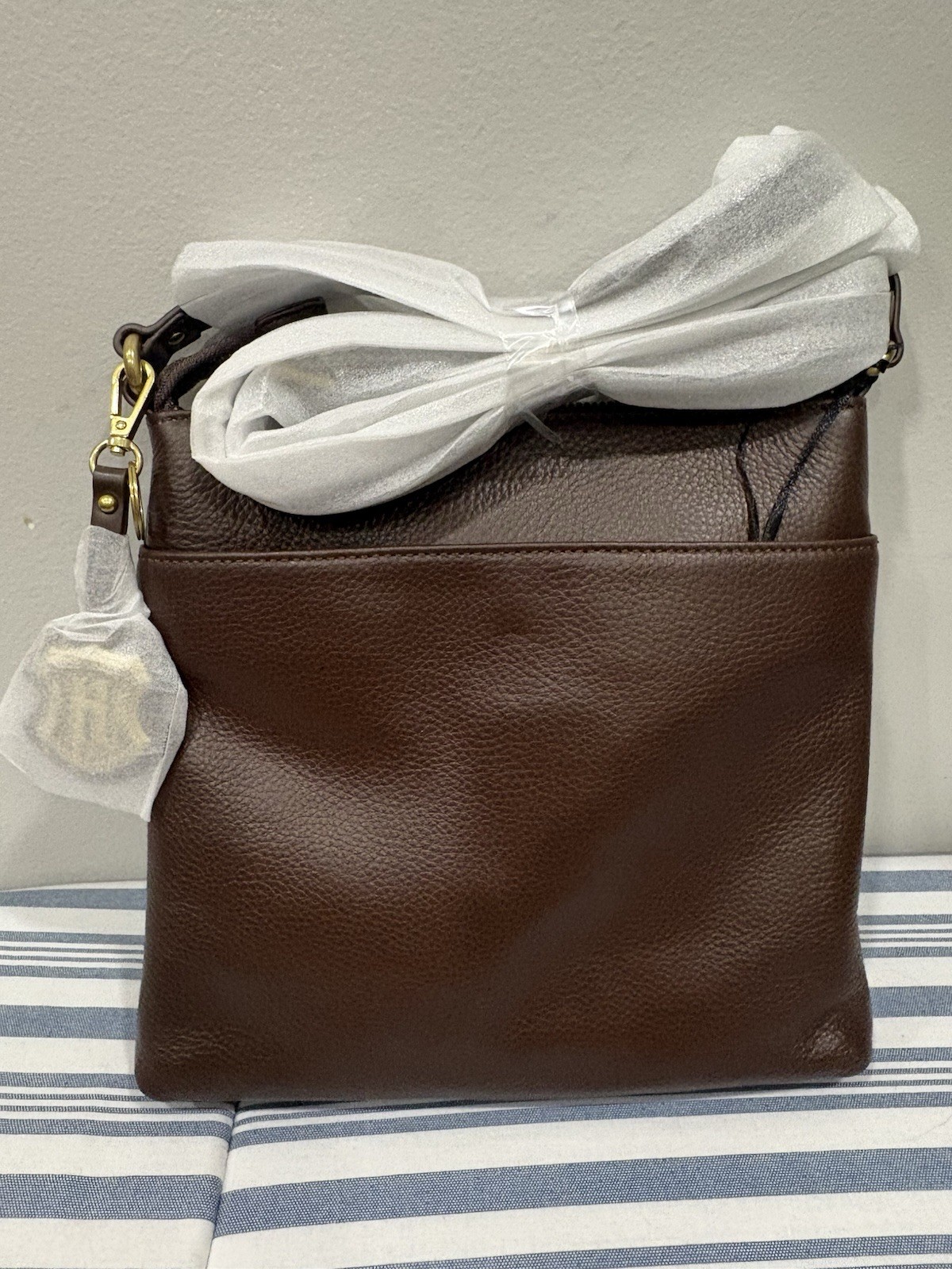 JW HULME- Brown Pebbled Crossbody Bag Gold Hardware Zip Closure Detachable Strap