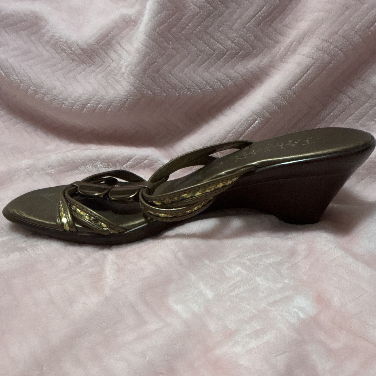 Italian Shoemakers Women’s bronze Strappy Beaded Wedge Slip-On Sandals 7