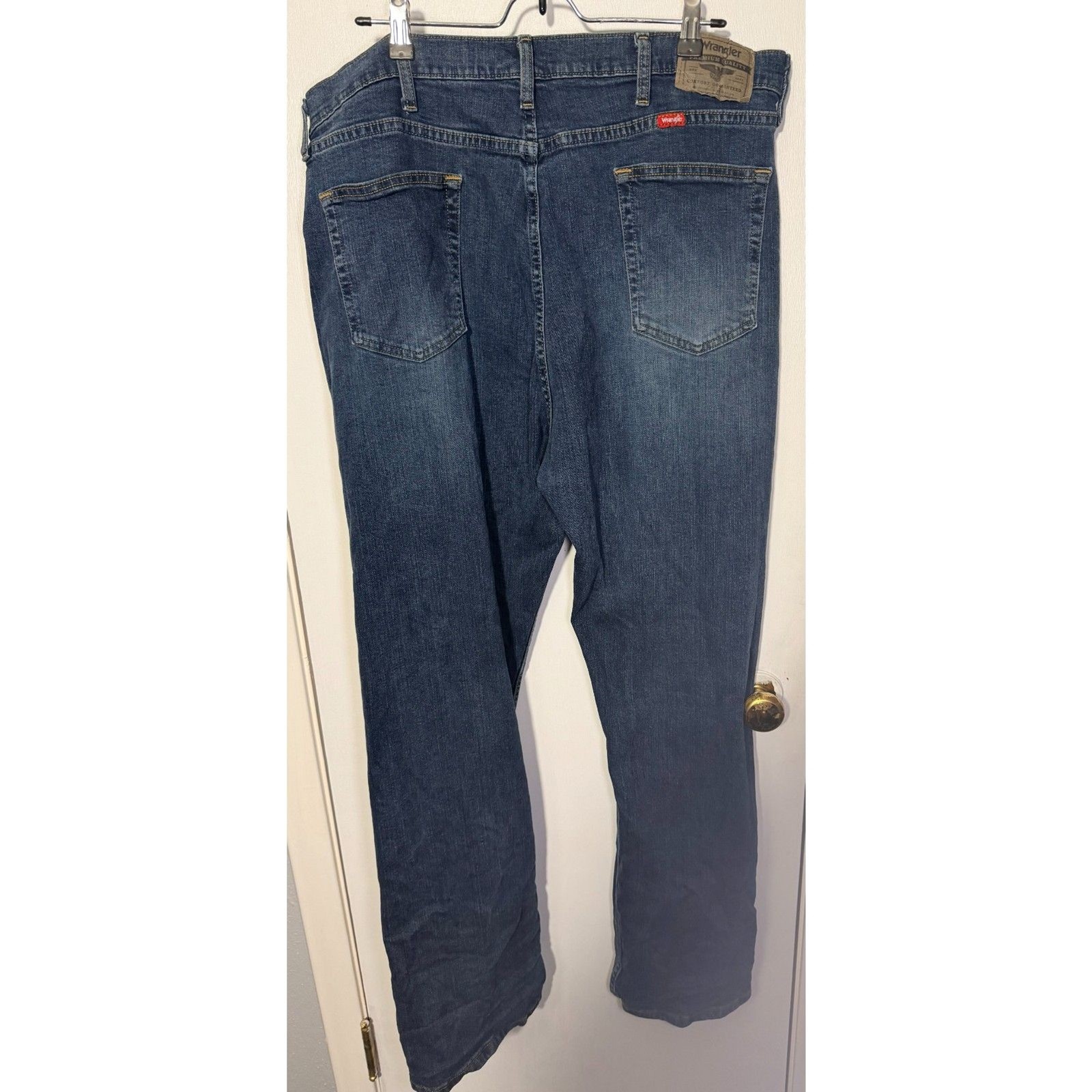 Wrangler Relaxed Fit Straight Leg Jeans 40×32 Stretch Denim Blue