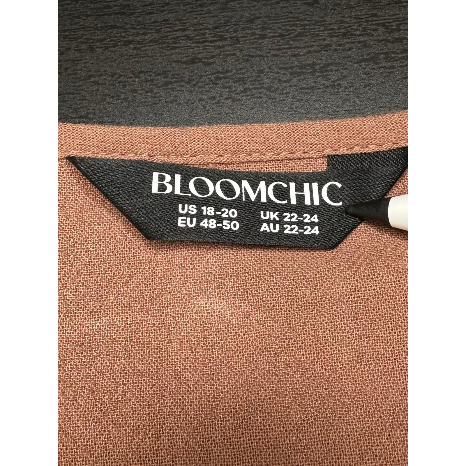 BloomChic Embroidered Blouse Womens 18-20 Brown V-Neck Tie Front Puff Sleeve