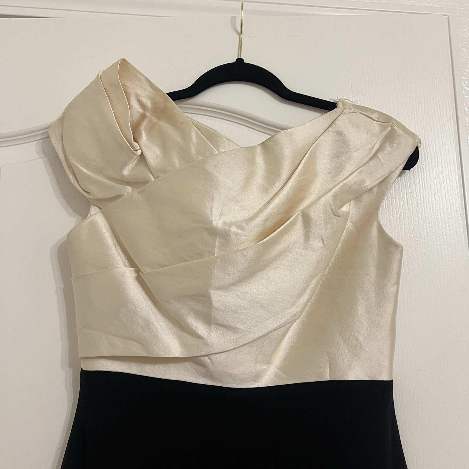 Marchesa Ivory/Black Colorblock Silk Satin Off Shoulder Sheath Dress 6