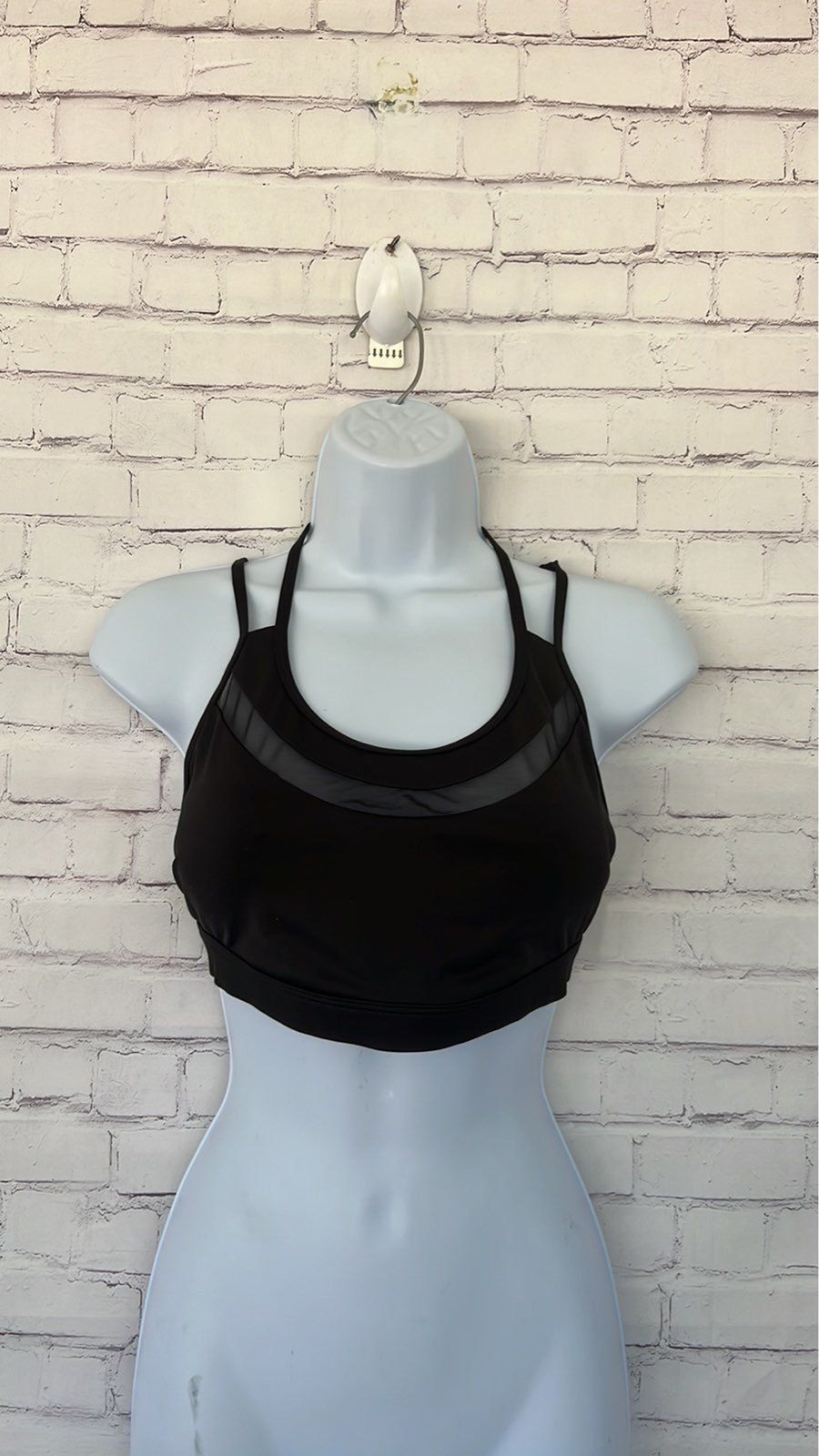 victoria’s secret sport strappy bra size medium