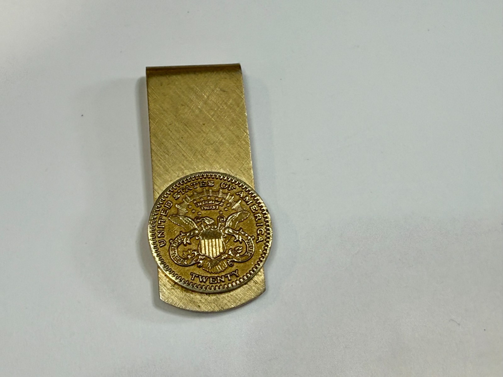 United States of America $20 Novelty Coin – Vintage Gold Tone Money Clip