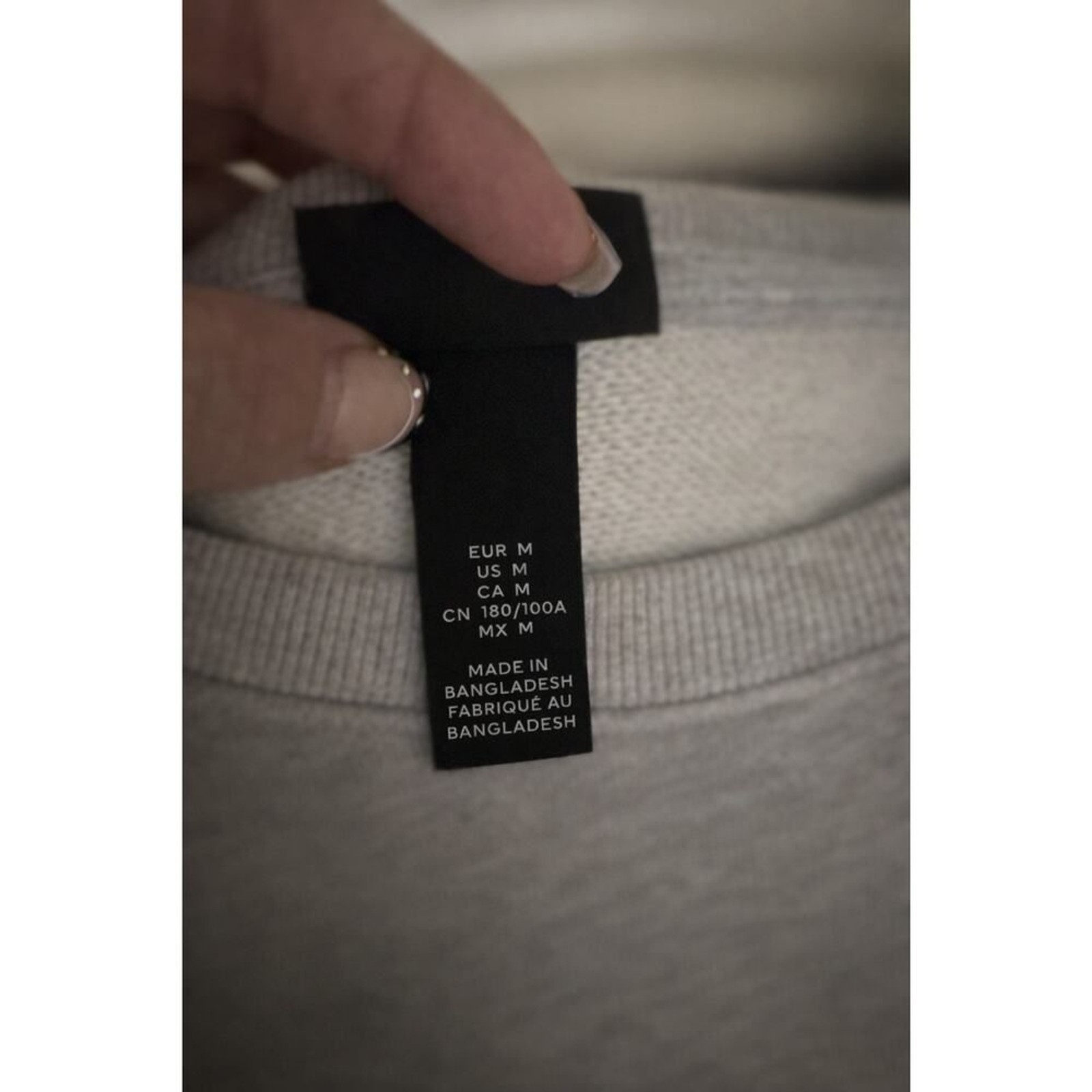 #020 – H&M Gray Sweatshirt – Women’s Medium (90s / Y2K Style)
