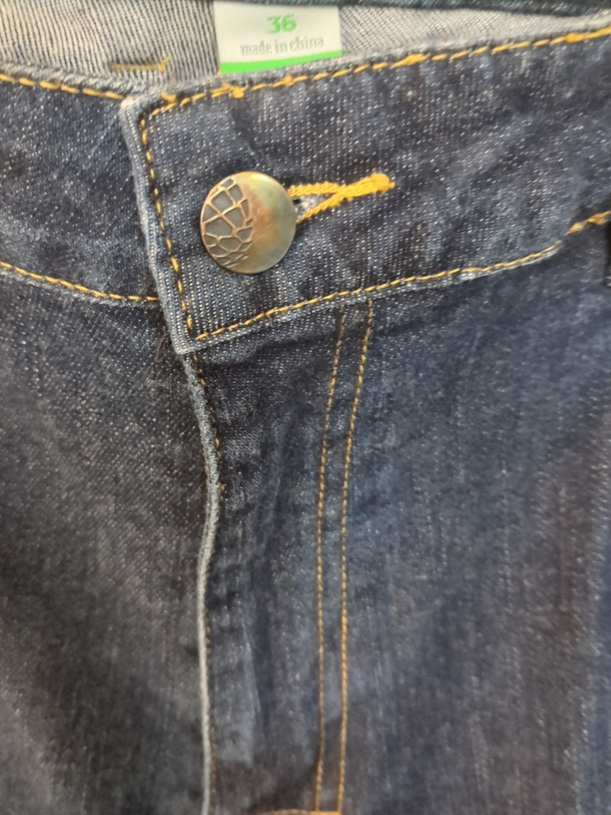 Stio Blue Rivet Dark Denim Distressed Jeans Mens 36×32 99%Cotton/1%Spandex