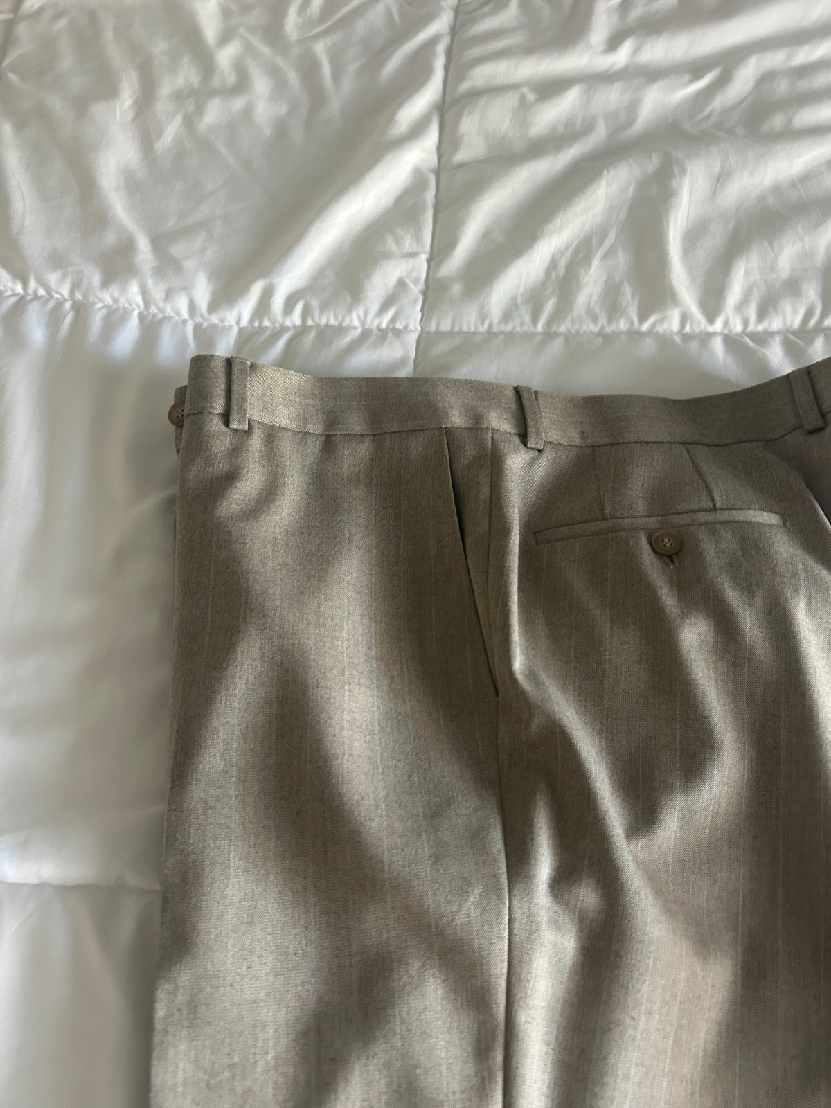 italian suit made in italy. New. Peak Lapel. Vented. Double Breasted. TAN