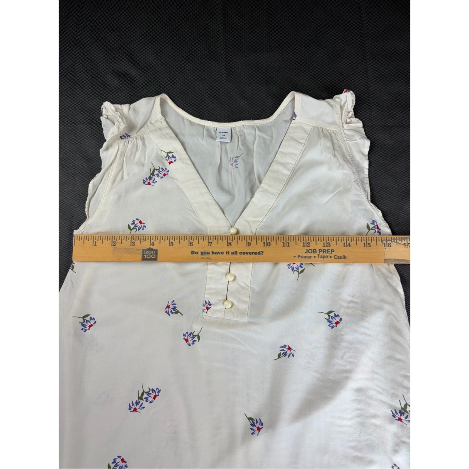 Old Navy White Floral V-Neck Ruffle Cap Sleeve Camisole size xs