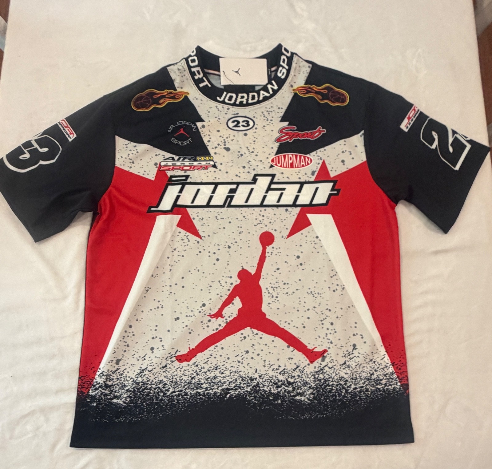 Nike Air Jordan Sport Essential Short Sleeve Shirt IB8813-011. Men’s Large