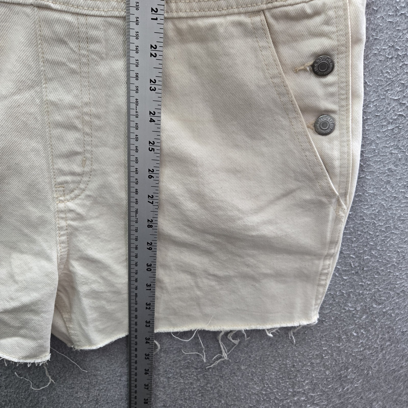 Old Navy Women Shorts L Beige Overalls Twill Overall Shorts Button 4.5″ Inseam
