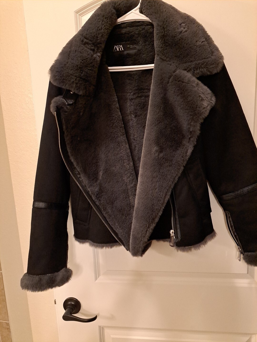 Zara Faux Fur Moto Jacket Black Size L Short EUC 100% Returns Accepted