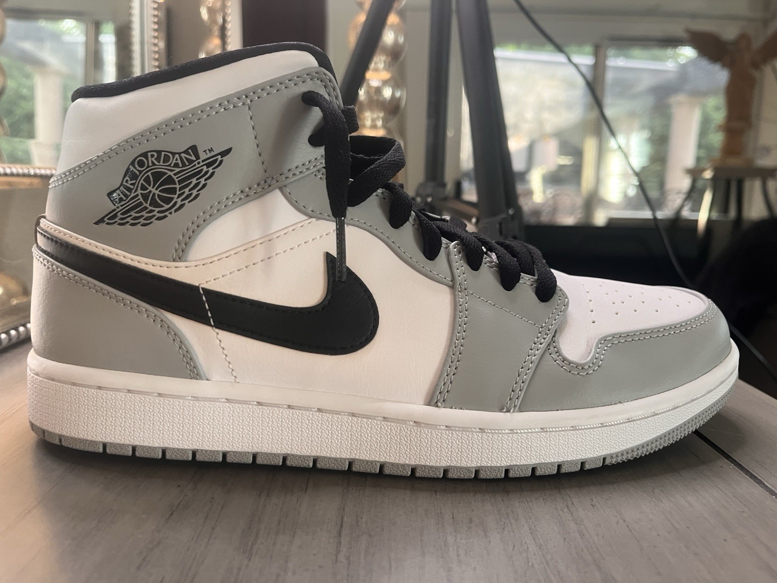 Jordan Air Jordan 1 Mid Top “Smoke Grey” Light Smoke Grey/Black-White Size 9.5