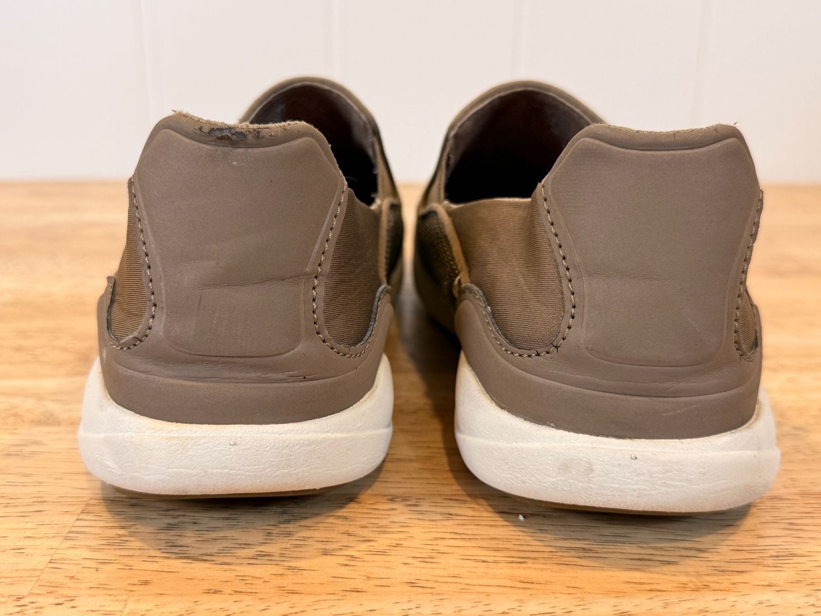 OluKai Nohea Pae Men’s Slip-On Sneakers Size 10
