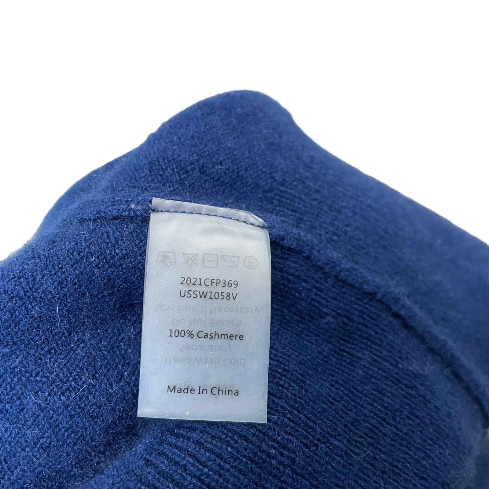 Universal Standard 100% Cashmere V-Neck Sweater Minimalist Ocean Blue size 6/8