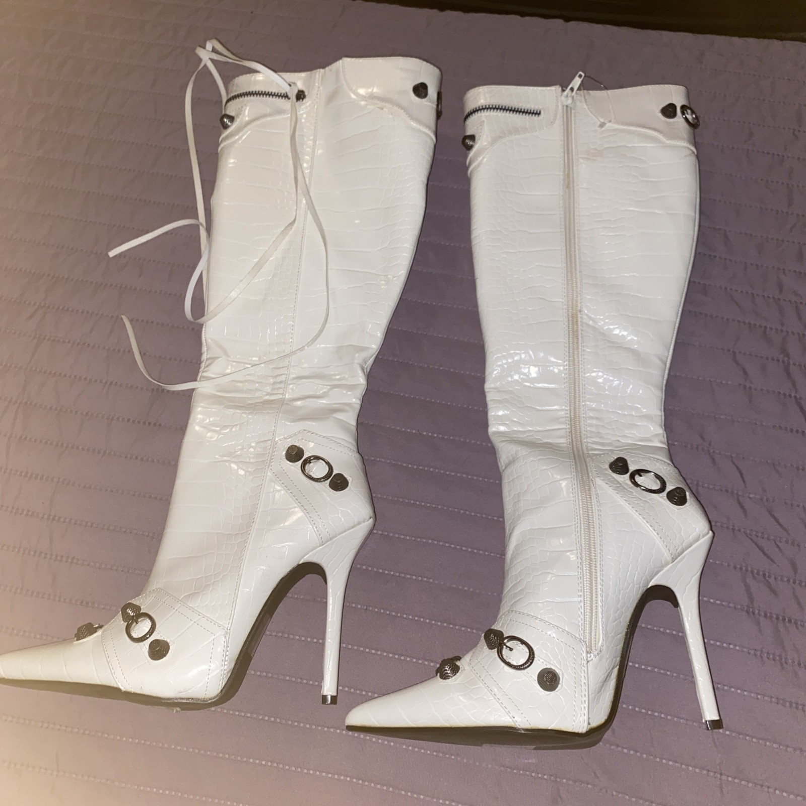 Knee High Weekend Exclusive Women’s Boots Madam White