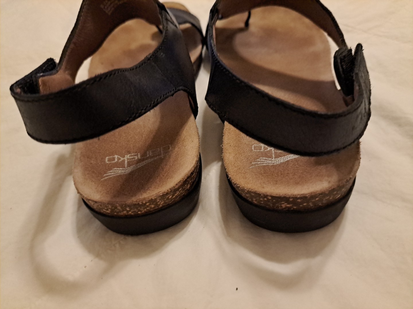 Dansko Reece Women’s Sandals Black 8.5 EUC Returns Accepted