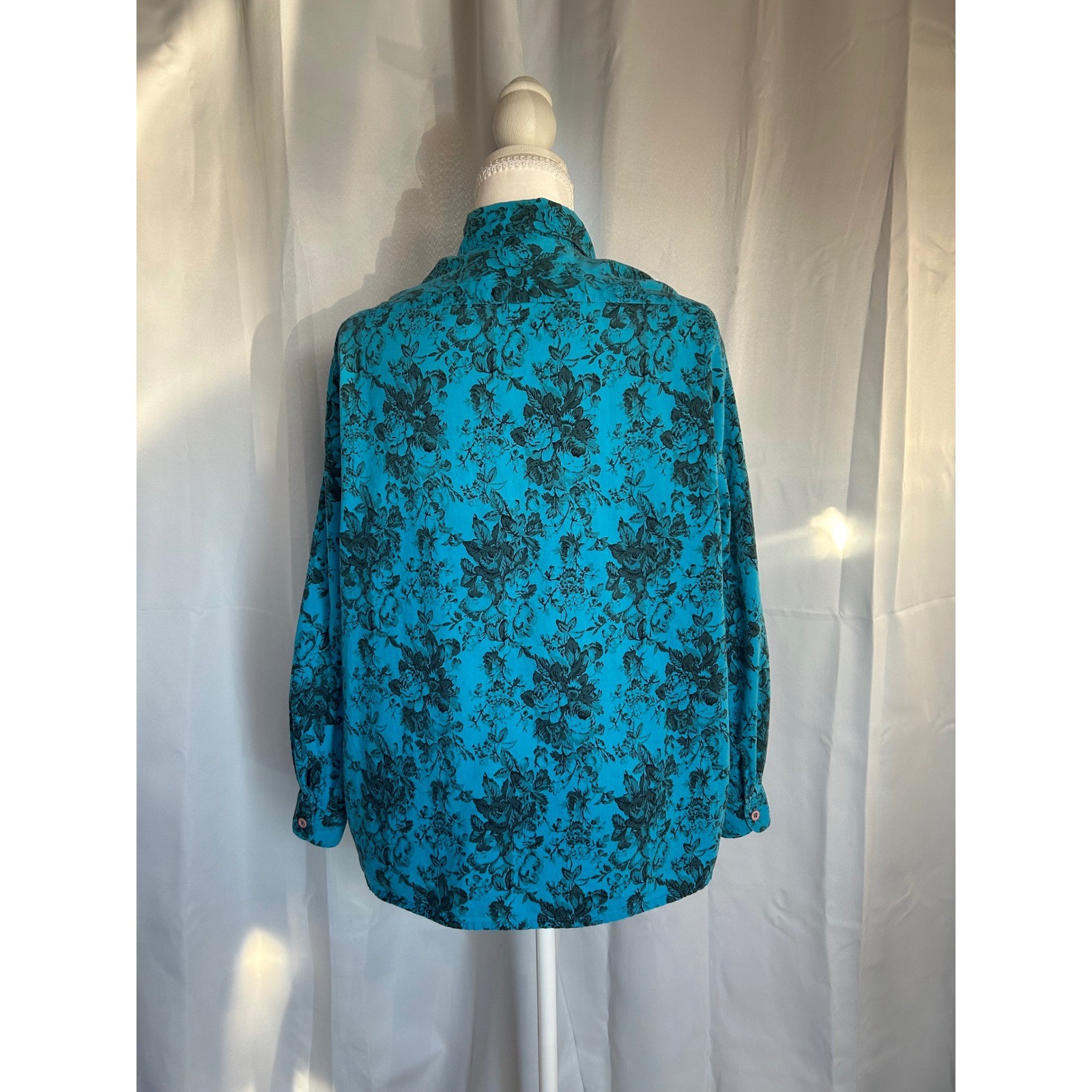 Emanuelle Vintage top Turquoise Floral, cotton, Boho, cottage core, retro. A85.