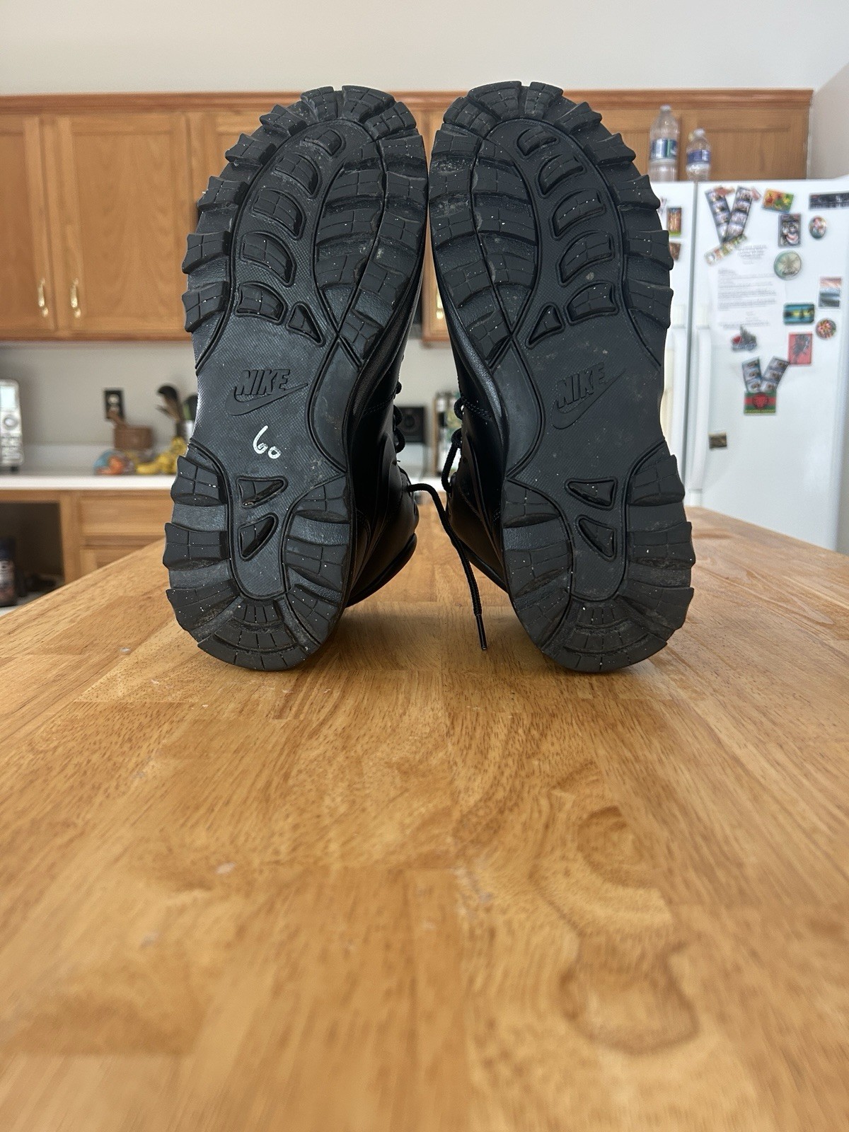 Nike Manoa Boots – men’s 9