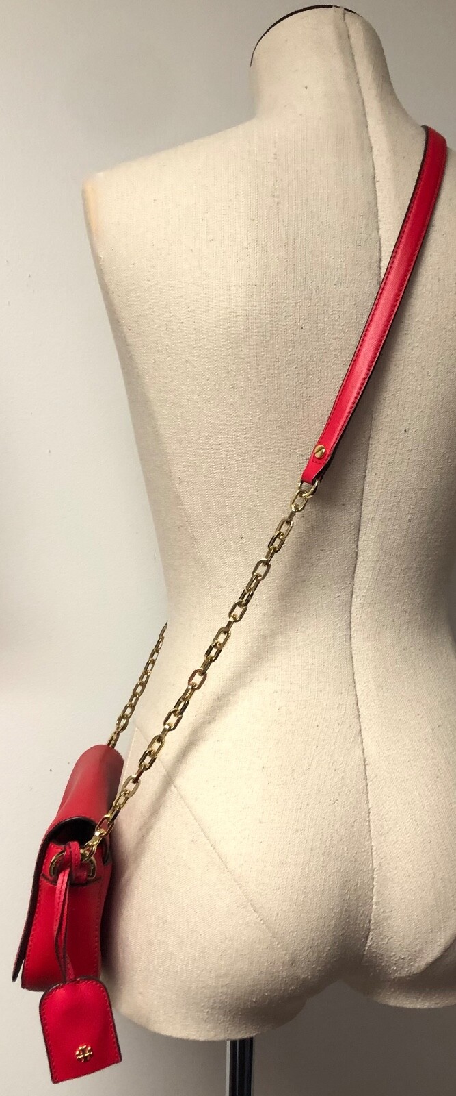 TORY BURCH EMERSON WOMEN’S CROSSBODY BAG BRILLIANT RED W GOLD TONE LOGO & CHAIN