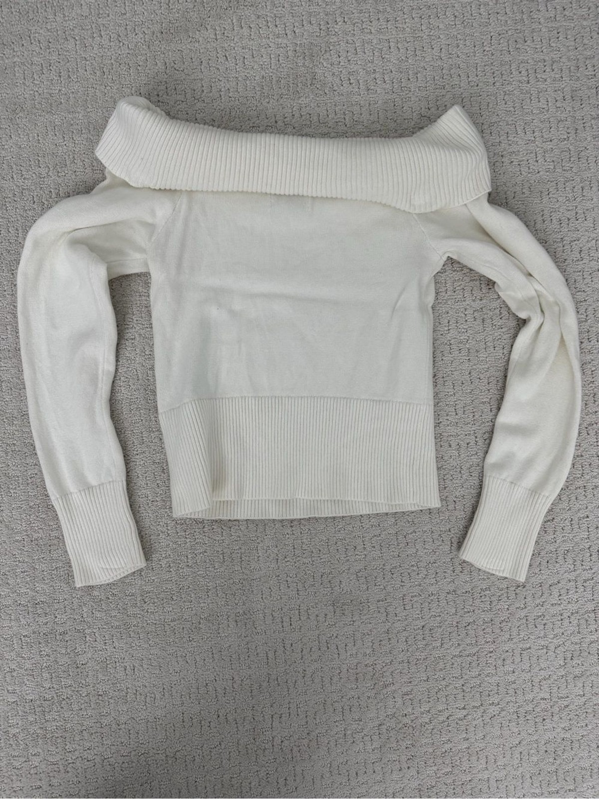 Hollister Off-Shoulder Ribbed Hem Sweater – Cream