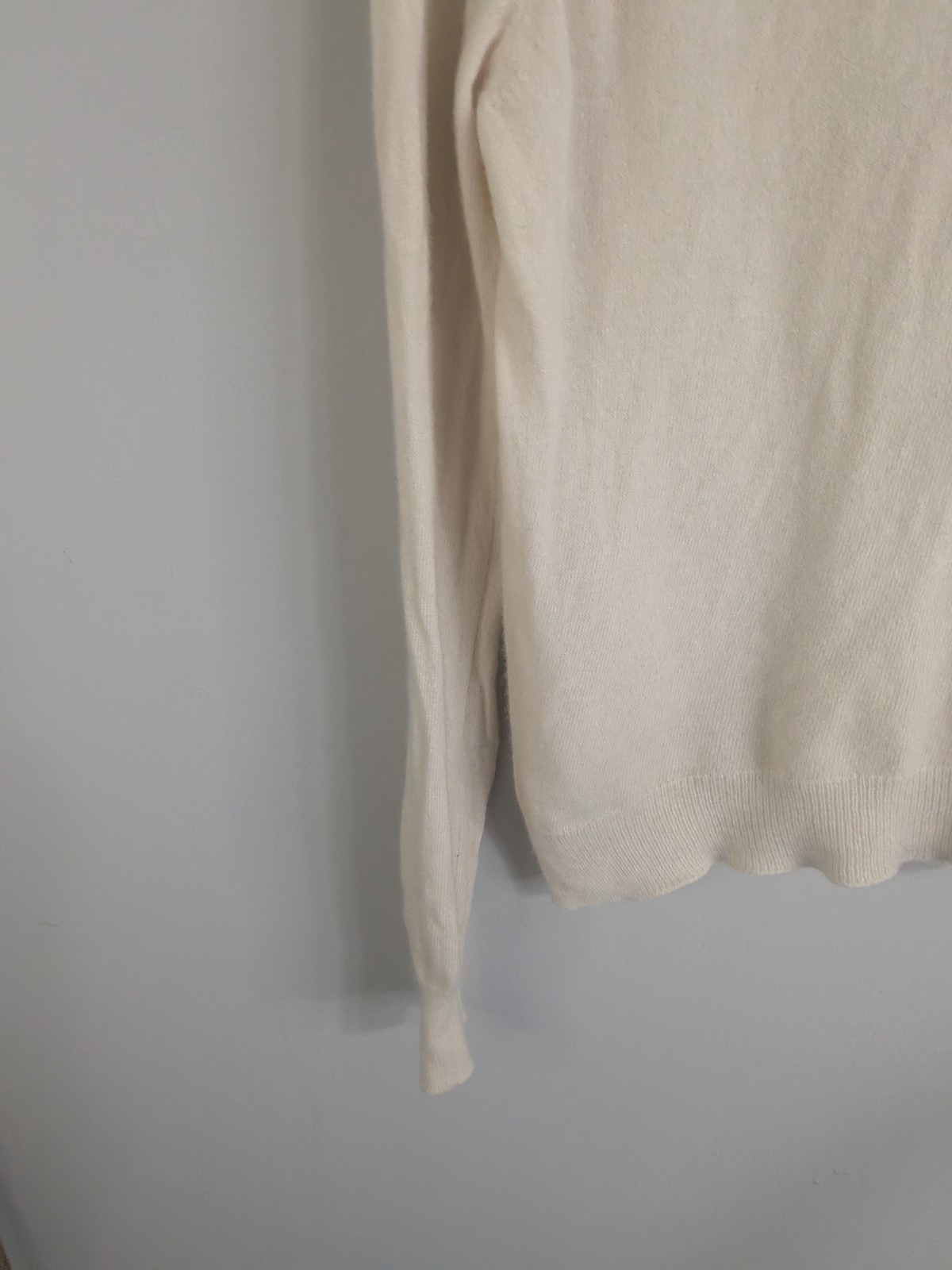 White Of Hawick Sweater Women’s Medium Beige 100% Cashmere Pullover Long Sleeve