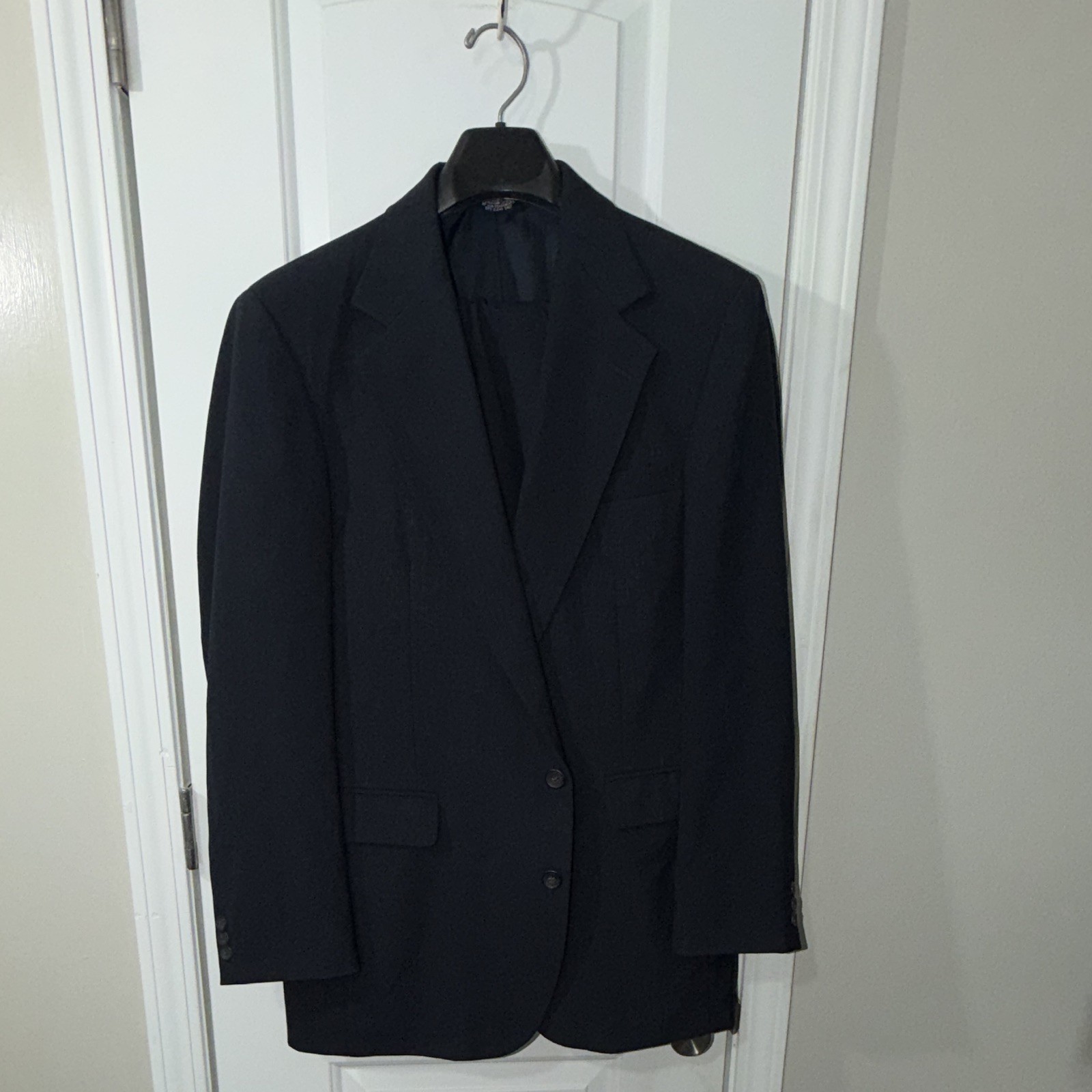 Haggar Imperial Men’s Black 2-Piece Suit Gentleman’s Fit 44R 36×29