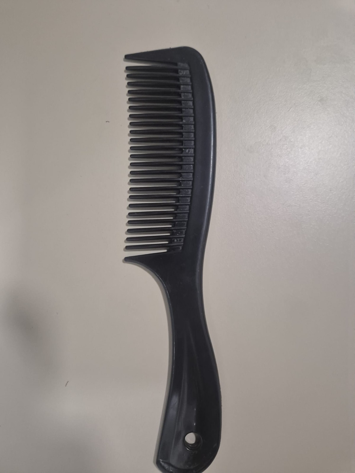 Used Professional Black Hair Comb – Durable Styling Tool for Salon & Home Use
