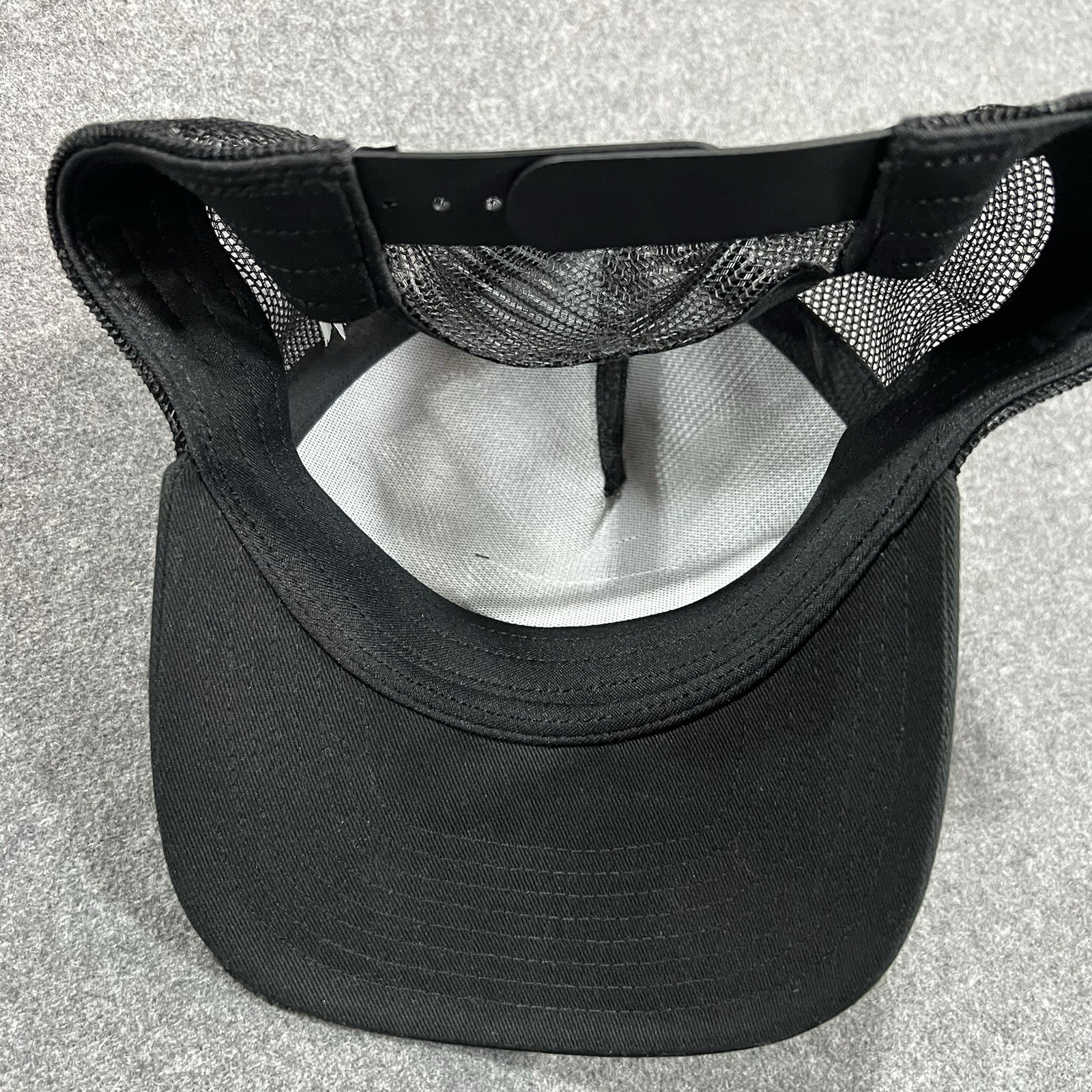 Outdoor Research Advocate Trucker Lo Pro Hat – Men’s – One Size / Black/White