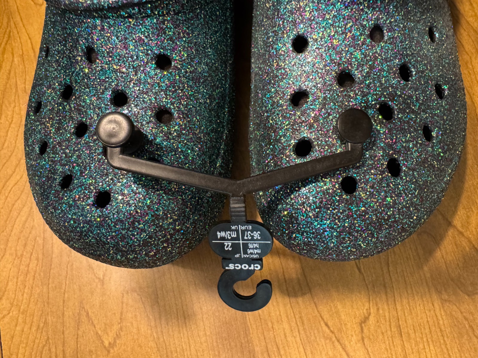 NEW Crocs Classic Green Glitter Lined Clog (Men4/Women6 Black Fuzzy Liner 205842