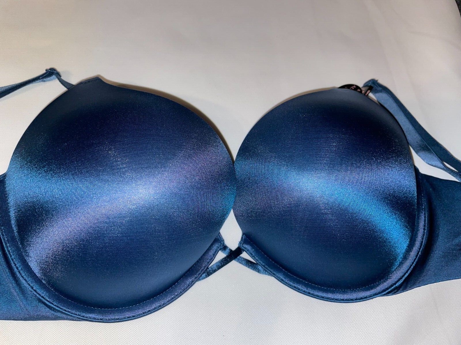 VICTORIA SECRET BOMBSHELL BRA ADD 2 CUP PLUNGE Super Push UP NEW Shine Strap