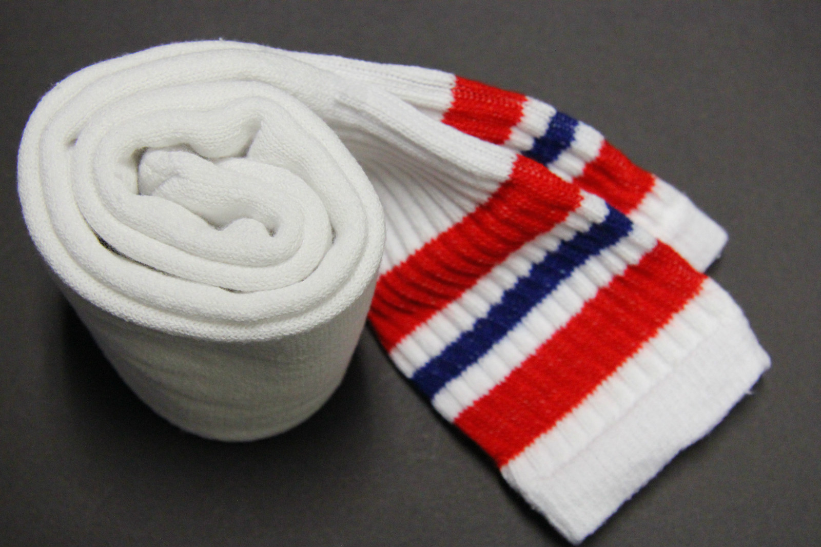 1 pairs 24 INCH LONG TUBE SOCKS WHITE STRIP MEN’S & WOMEN’S CREW BOOTS KNEE HIGH